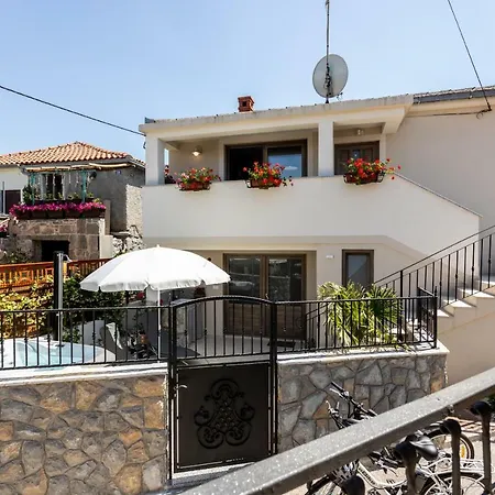 Vikendica Relax Village Mare *